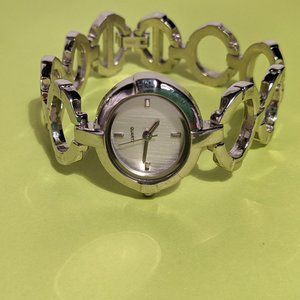 Silver Tone Singapore Quartz Wrist Watch